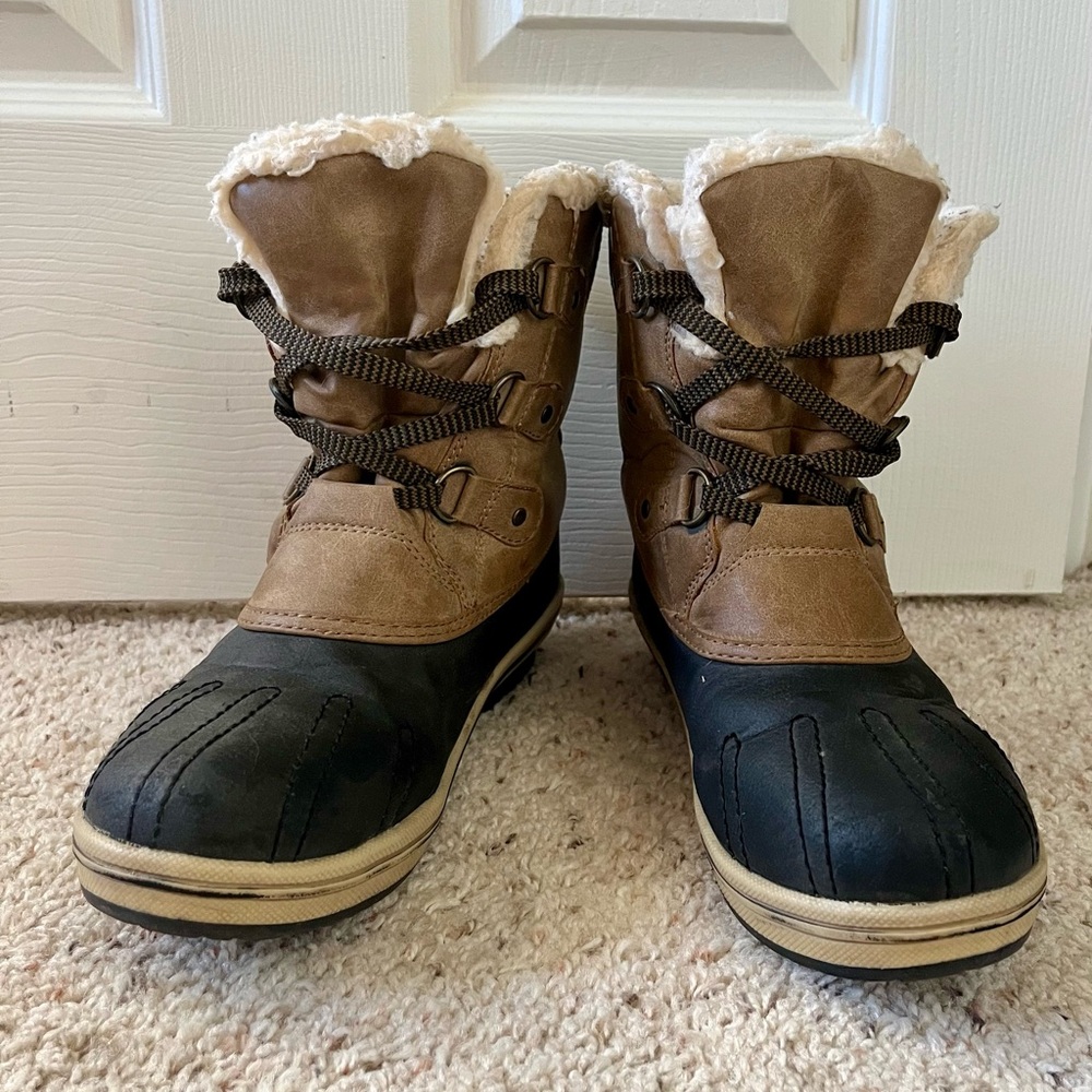 PAWZ Tan and Black Women’s Winter Boots